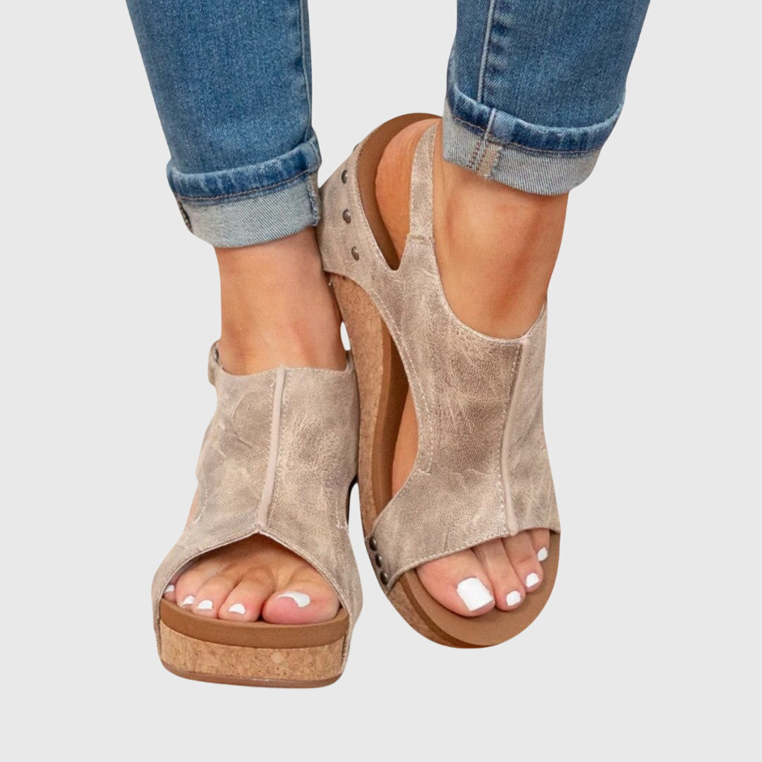 Beige orthopedic sandals with back strap and wedge sole, open toe design